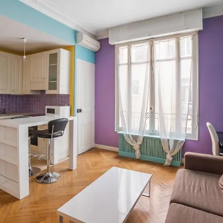 Large Studio In The Heart Of - W434